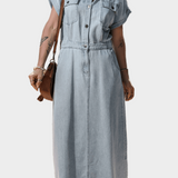 Robe en jean avec des manches chauve-souris élégantes